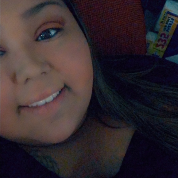 Meet your Posher, Erica - Picture 1 of 1